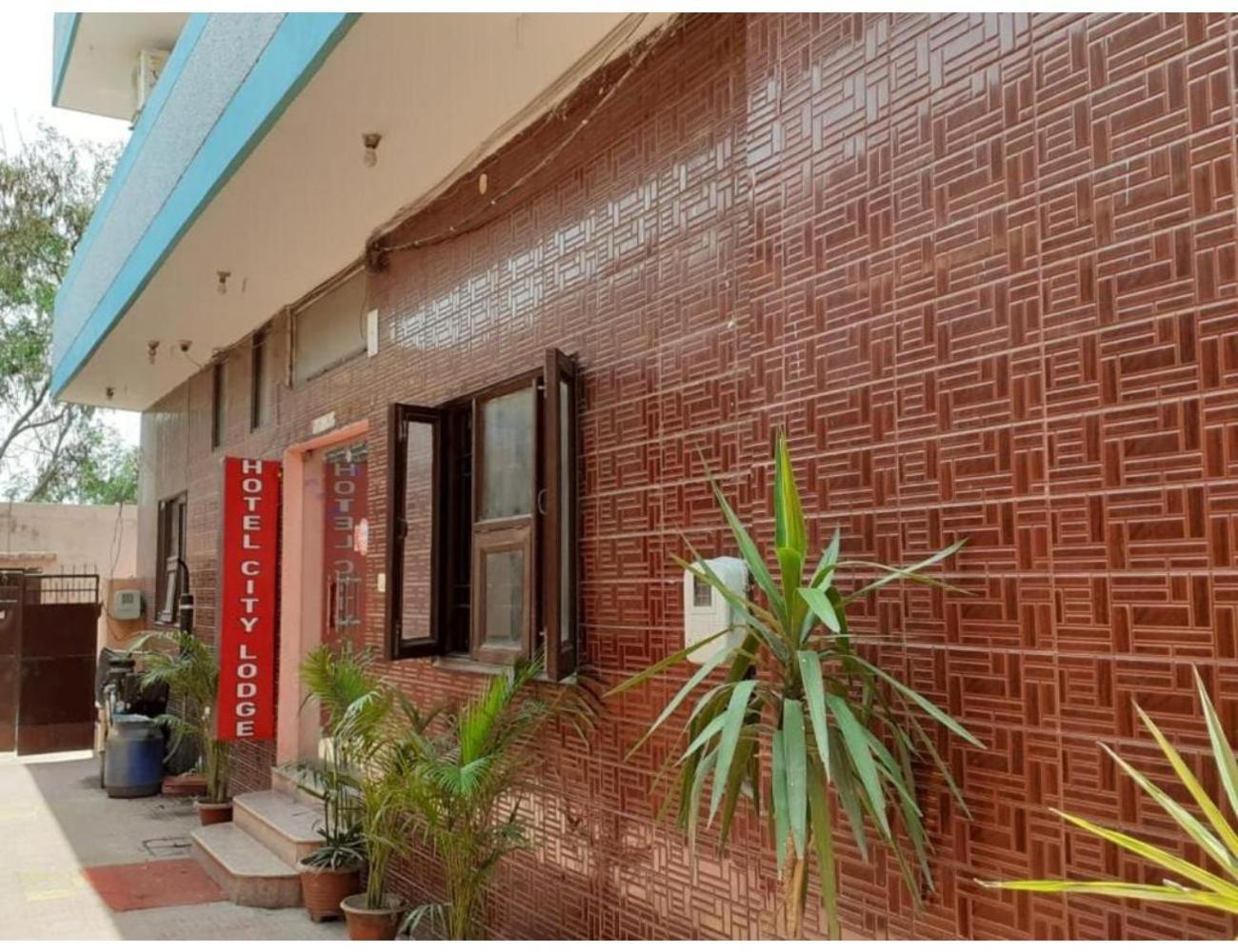 Hotel City Lodge , Chandigarh Ngoại thất bức ảnh